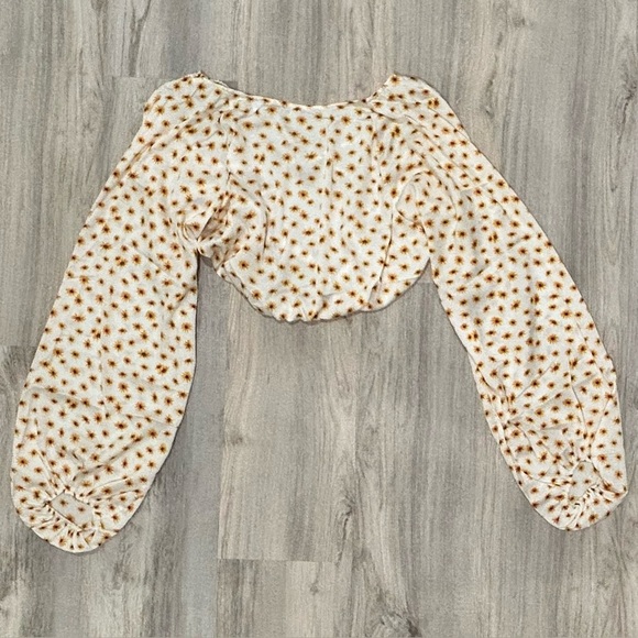 NWT WeWoreWhat Yellow Daisy Floral Long Sleeve Crop Top Elastic Hem Size XL - Picture 1 of 10